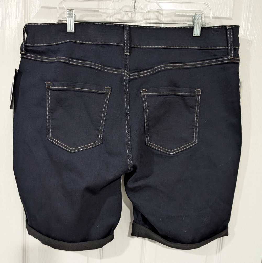 NWT Nine West Dark Wash High Rise Cuffed Bermuda Shorts in Size 20W - Picture 8 of 11